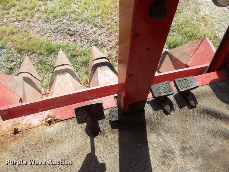 image for item FU9361 1979 International 1440 combine