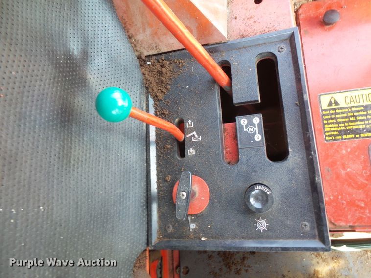 image for item FU9361 1979 International 1440 combine