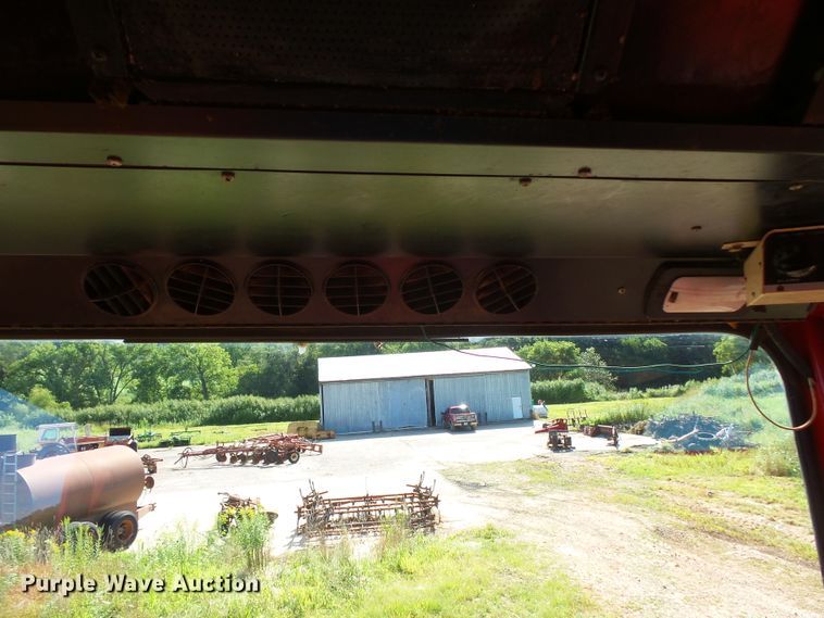 image for item FU9361 1979 International 1440 combine