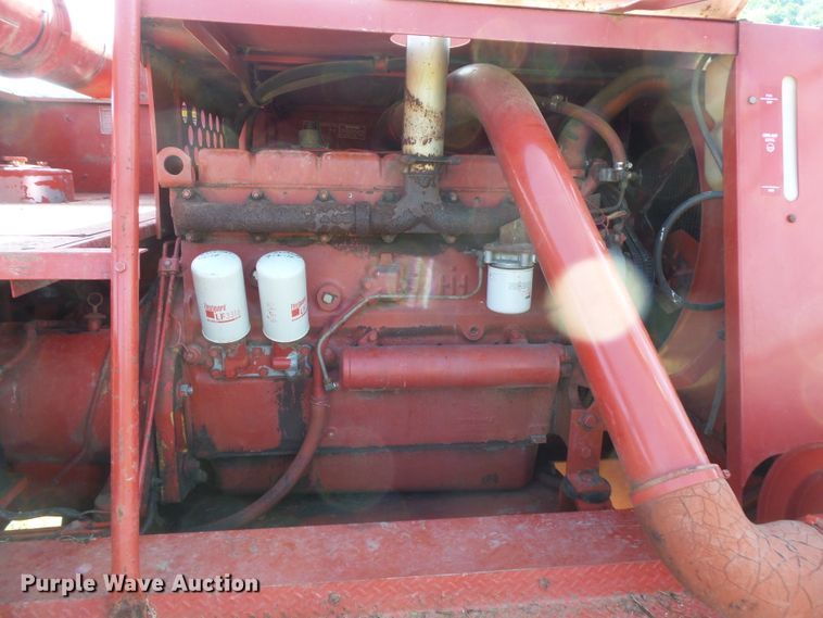 image for item FU9361 1979 International 1440 combine