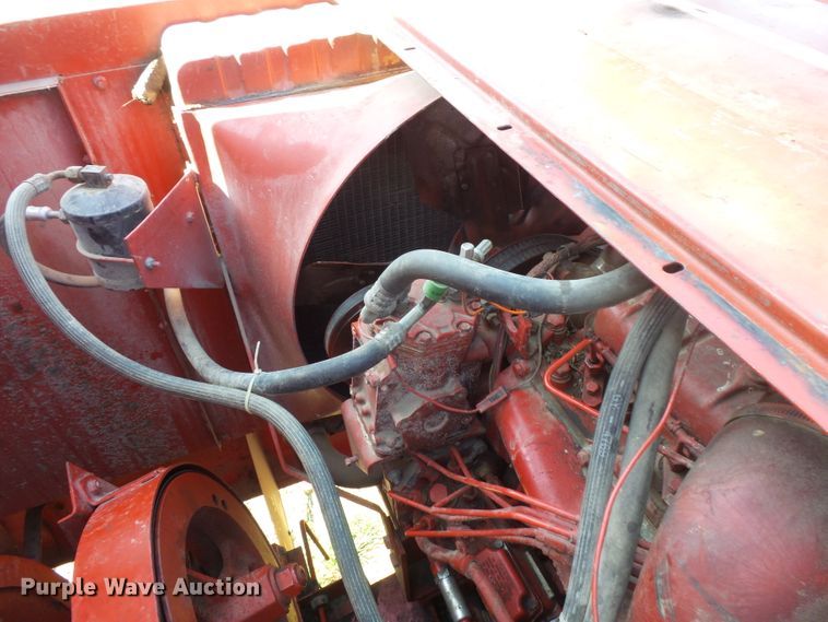 image for item FU9361 1979 International 1440 combine