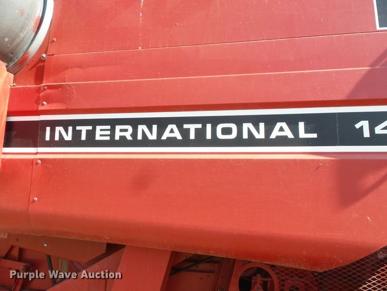 image for item FU9361 1979 International 1440 combine