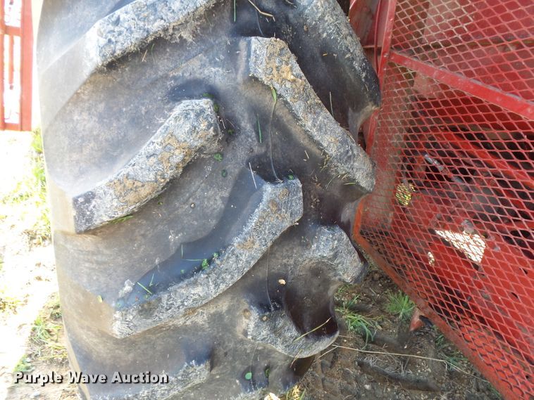 image for item FU9361 1979 International 1440 combine