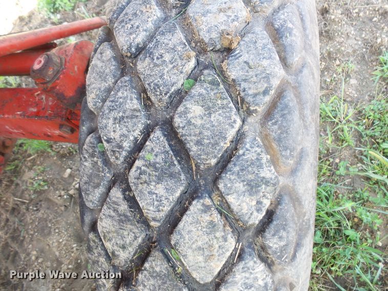 image for item FU9361 1979 International 1440 combine