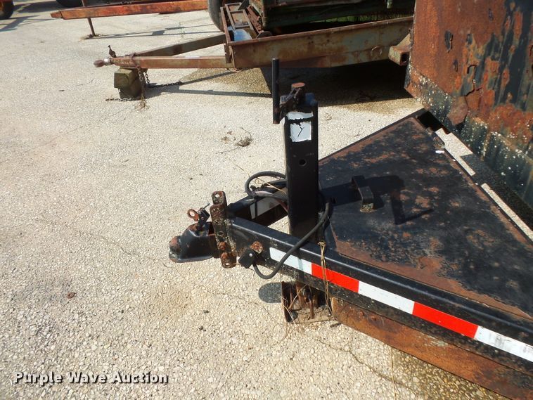 image for item FU9366 2003 B&B dump trailer