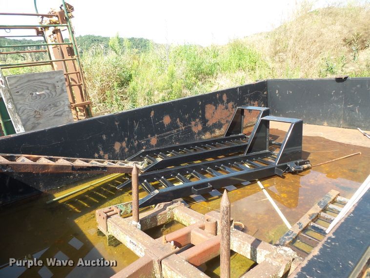 image for item FU9366 2003 B&B dump trailer