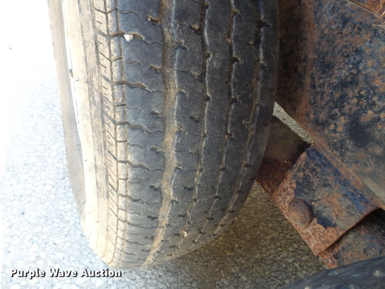 image for item FU9366 2003 B&B dump trailer