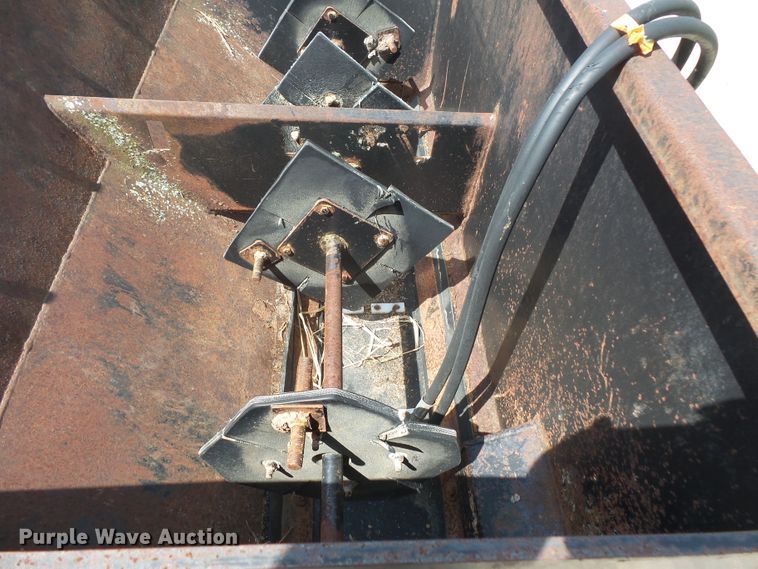 image for item FU9369 Side Shooter bedding spreader