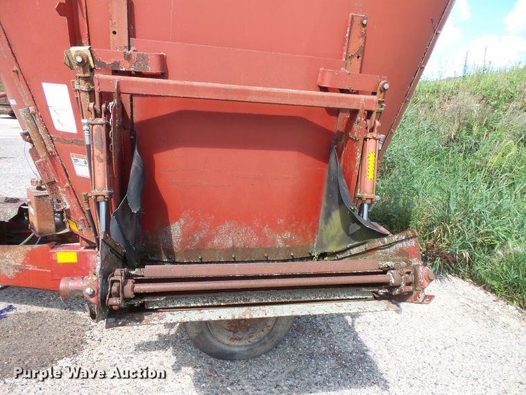 image for item FU9371 Schuler 4510 feed mixer