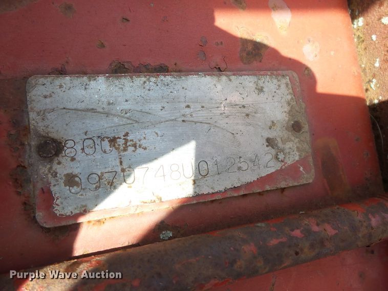 image for item FU9372 International 800 air seeder