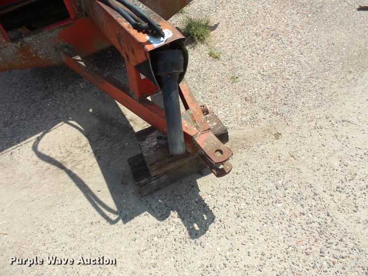 image for item FU9376 H&S 430 manure spreader