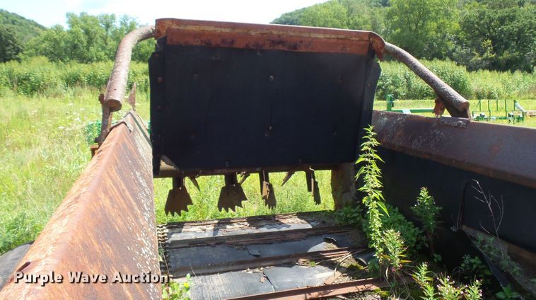 image for item FU9376 H&S 430 manure spreader