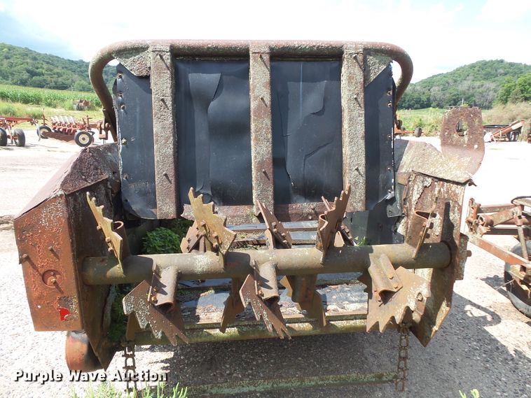 image for item FU9376 H&S 430 manure spreader