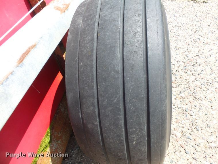 image for item FU9376 H&S 430 manure spreader