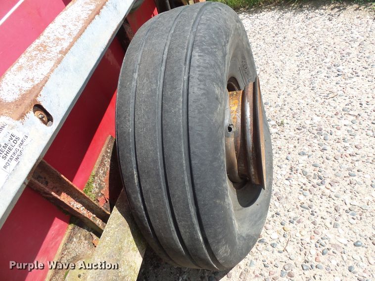 image for item FU9376 H&S 430 manure spreader