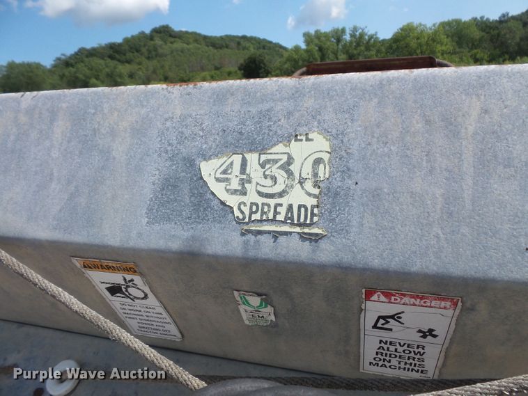 image for item FU9376 H&S 430 manure spreader