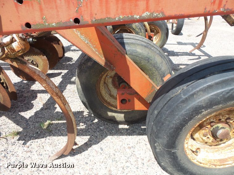 image for item FU9377 Wil-Rich field cultivator