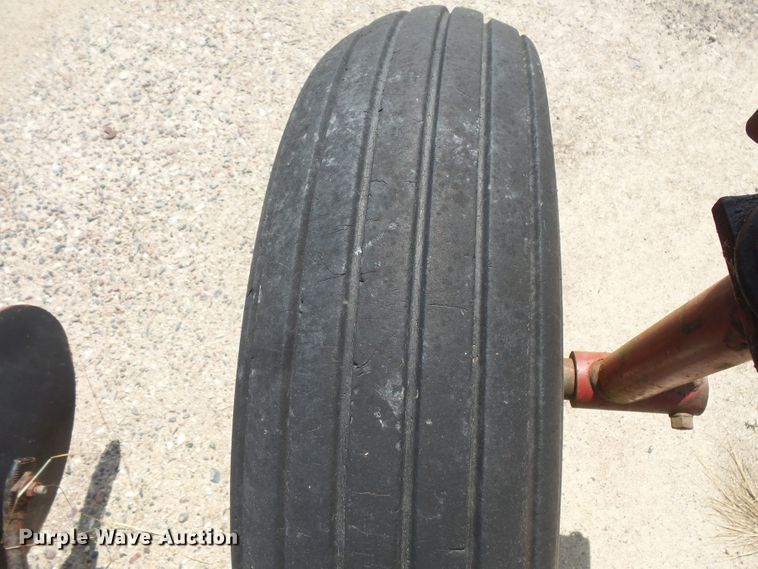 image for item FU9378 International 710 five bottom plow