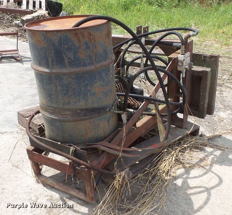 image for item FU9382 Skid steer sprayer