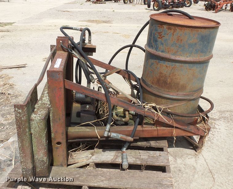 image for item FU9382 Skid steer sprayer