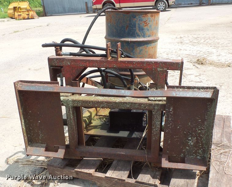 image for item FU9382 Skid steer sprayer