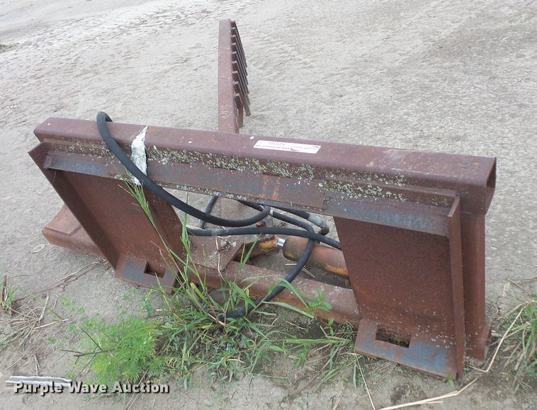 image for item FU9385 Bale bedding fluffer