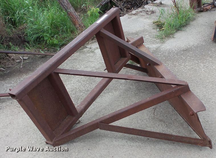 image for item FU9387 Skid steer blade