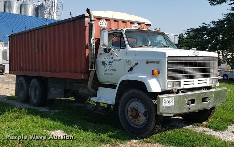 image for item FW9501 1989 Chevrolet Kodiak 70 grain truck