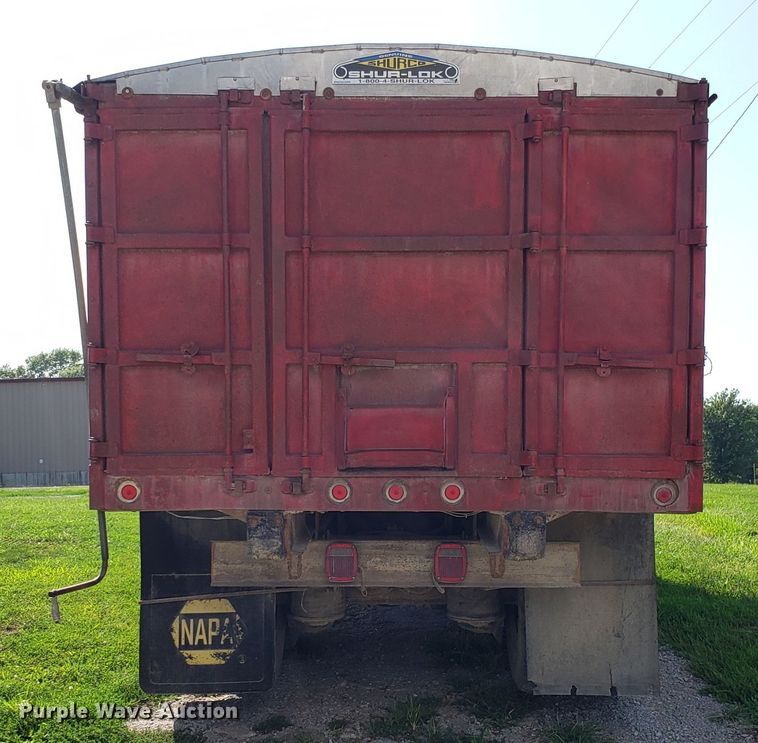 image for item FW9501 1989 Chevrolet Kodiak 70 grain truck