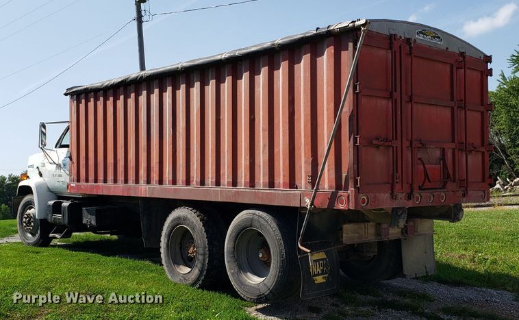 image for item FW9501 1989 Chevrolet Kodiak 70 grain truck