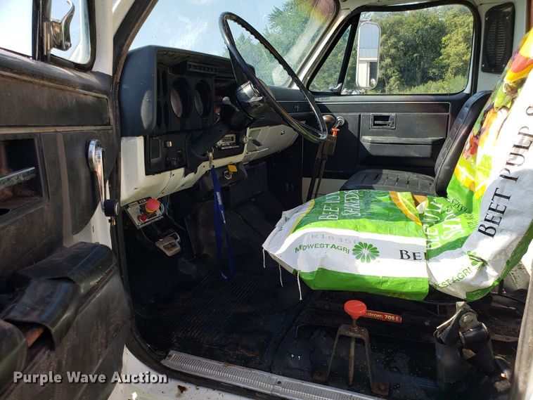 image for item FW9501 1989 Chevrolet Kodiak 70 grain truck