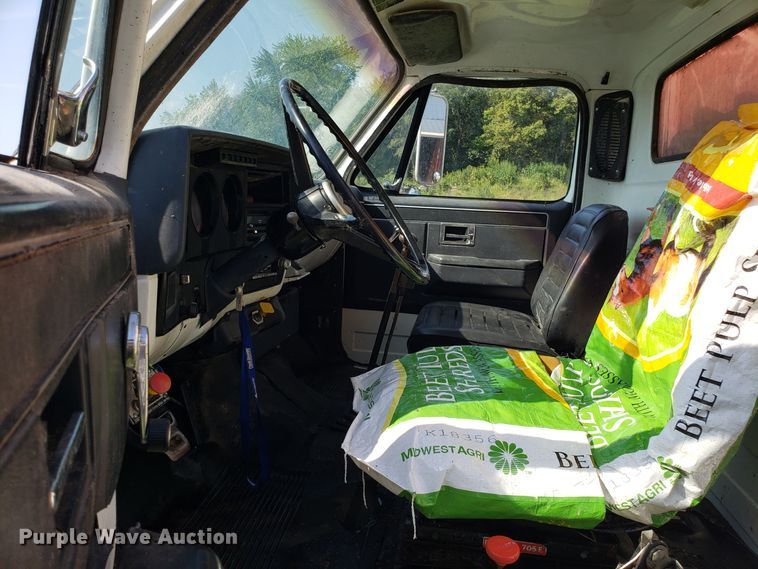 image for item FW9501 1989 Chevrolet Kodiak 70 grain truck