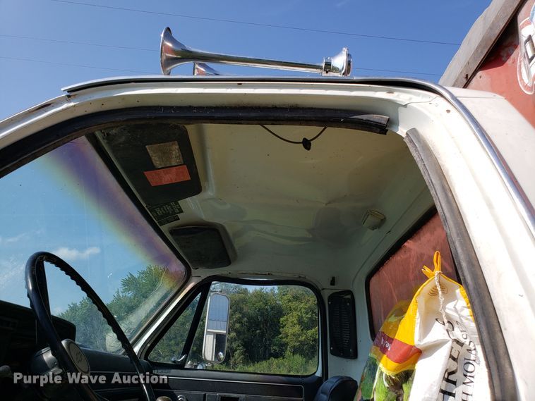 image for item FW9501 1989 Chevrolet Kodiak 70 grain truck