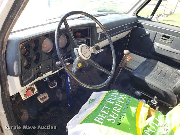 image for item FW9501 1989 Chevrolet Kodiak 70 grain truck