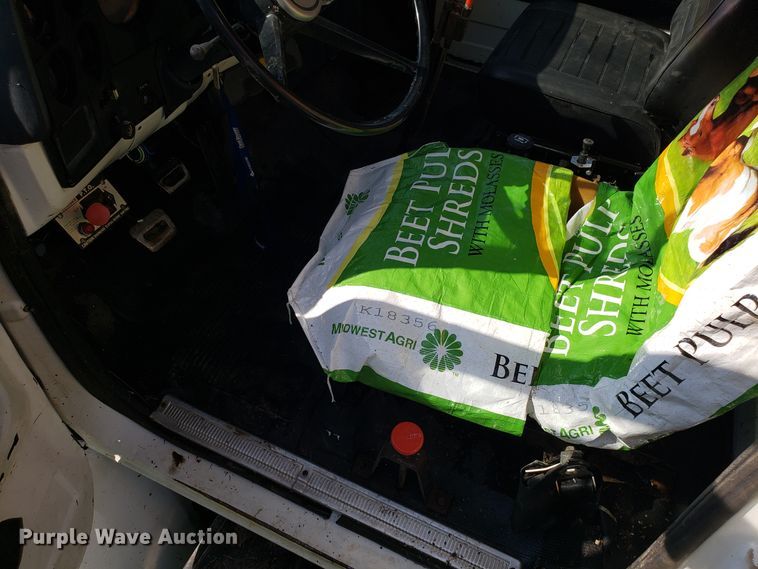 image for item FW9501 1989 Chevrolet Kodiak 70 grain truck