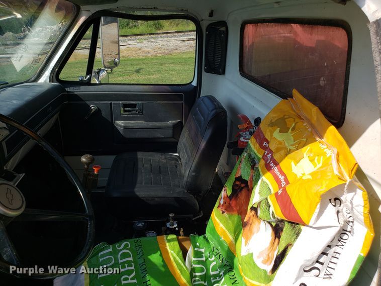 image for item FW9501 1989 Chevrolet Kodiak 70 grain truck