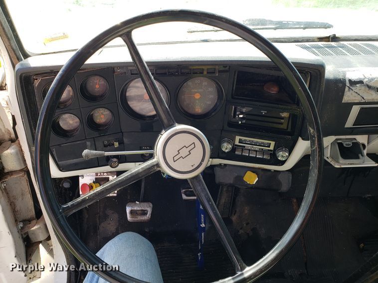 image for item FW9501 1989 Chevrolet Kodiak 70 grain truck