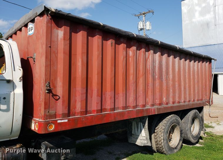 image for item FW9501 1989 Chevrolet Kodiak 70 grain truck