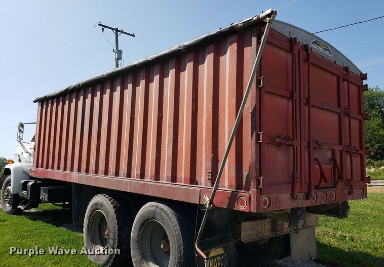 image for item FW9501 1989 Chevrolet Kodiak 70 grain truck