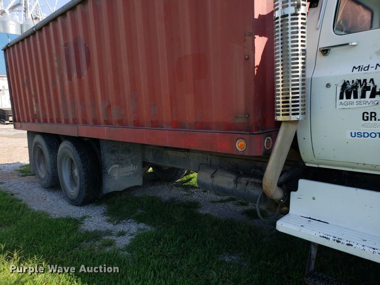 image for item FW9501 1989 Chevrolet Kodiak 70 grain truck