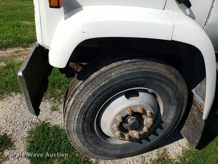 image for item FW9501 1989 Chevrolet Kodiak 70 grain truck