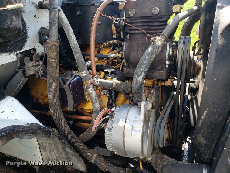 image for item FW9501 1989 Chevrolet Kodiak 70 grain truck