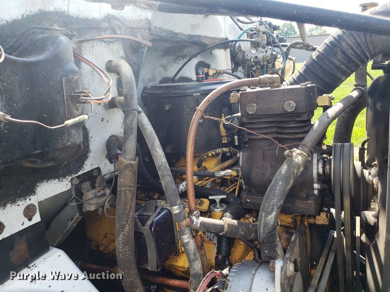 image for item FW9501 1989 Chevrolet Kodiak 70 grain truck