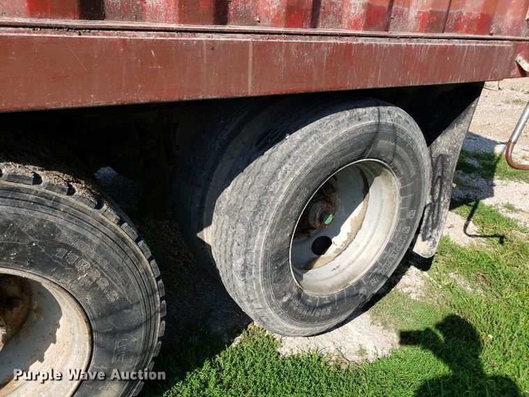 image for item FW9501 1989 Chevrolet Kodiak 70 grain truck