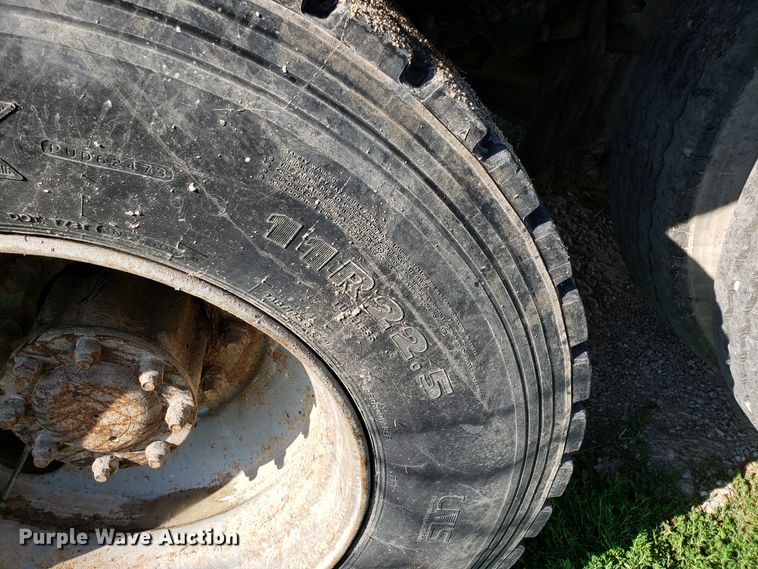 image for item FW9501 1989 Chevrolet Kodiak 70 grain truck