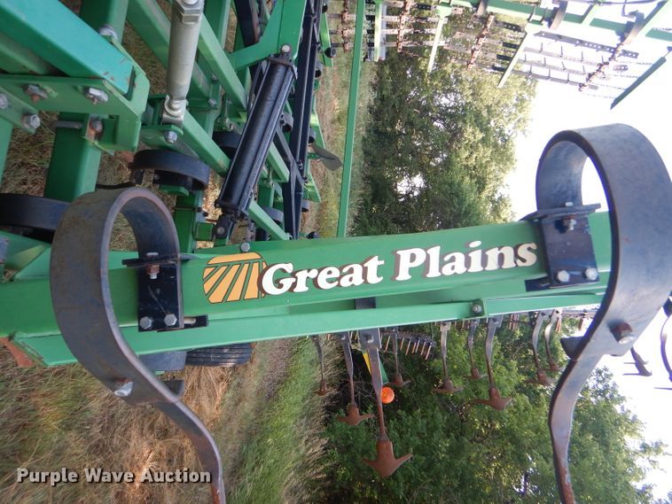 image for item FY9692 Great Plains Series VII 7337FC field cultivator