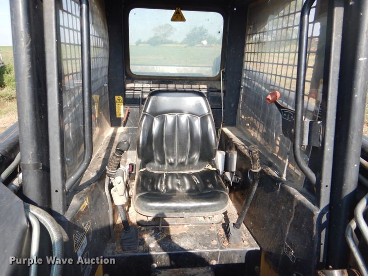 image for item FY9693 1997 New Holland LX885 Turbo skid steer