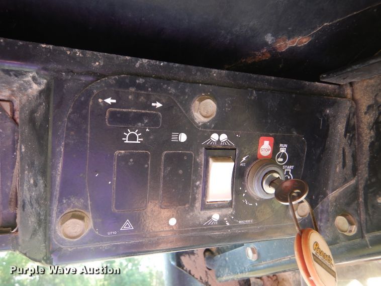 image for item FY9693 1997 New Holland LX885 Turbo skid steer