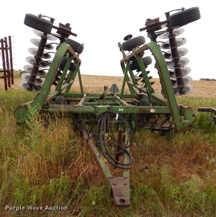 image for item FY9704 John Deere tandem double off-set disk