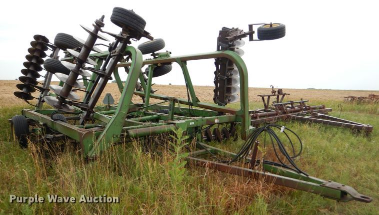 image for item FY9704 John Deere tandem double off-set disk